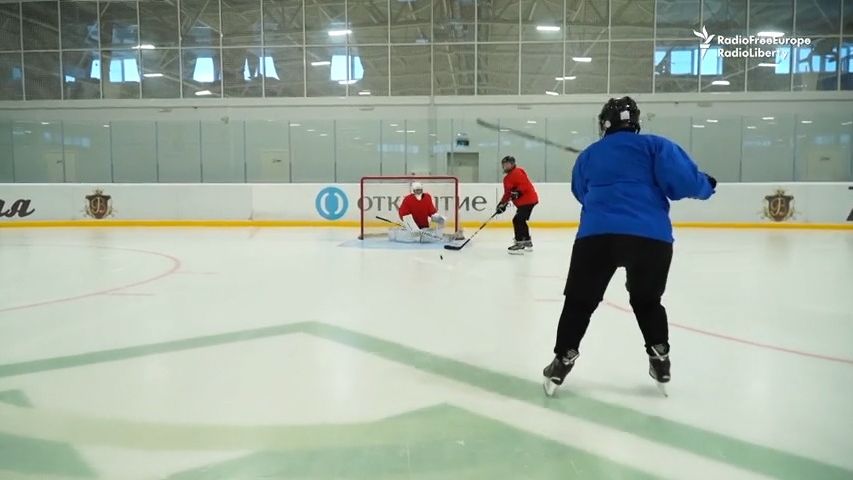 Video: Ruské důchodkyně vytvořily hokejový tým. Jejich kapitánce je 81 let